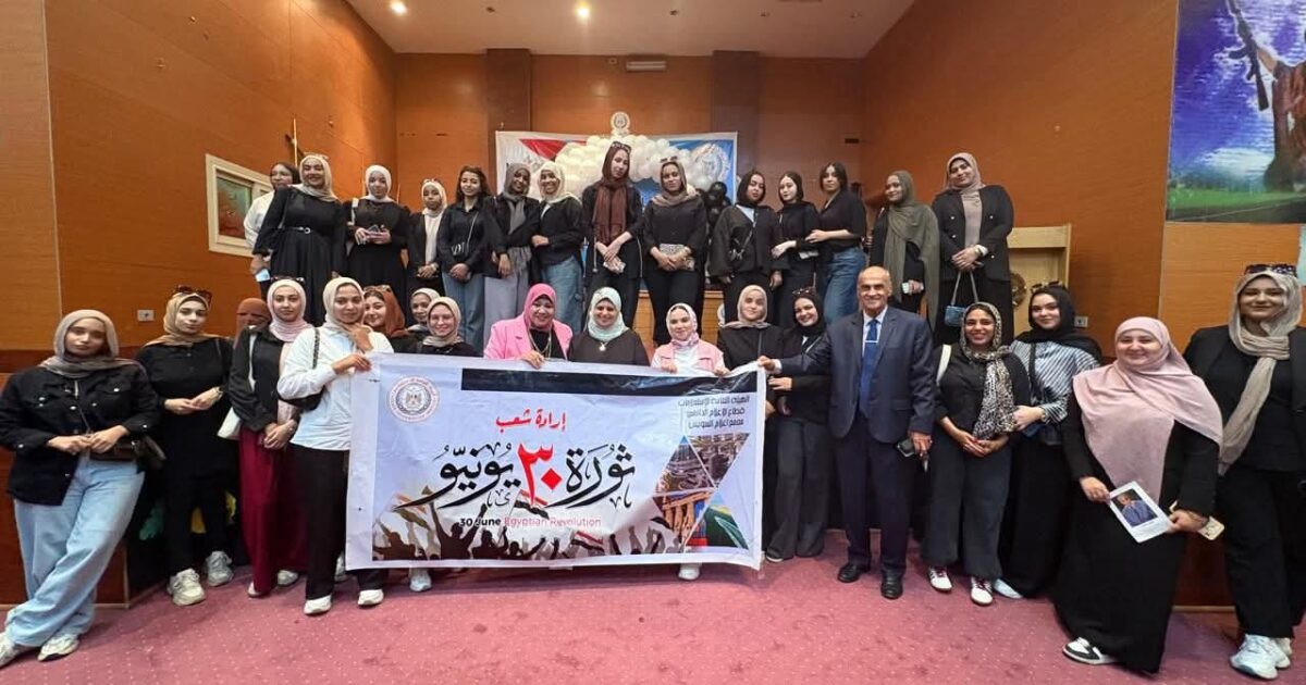 إستمرار للإحتفالات قطاع الإعلام الداخلى "بذكرى ثورة ٣٠" يونيو بمجمع إعلام السويس