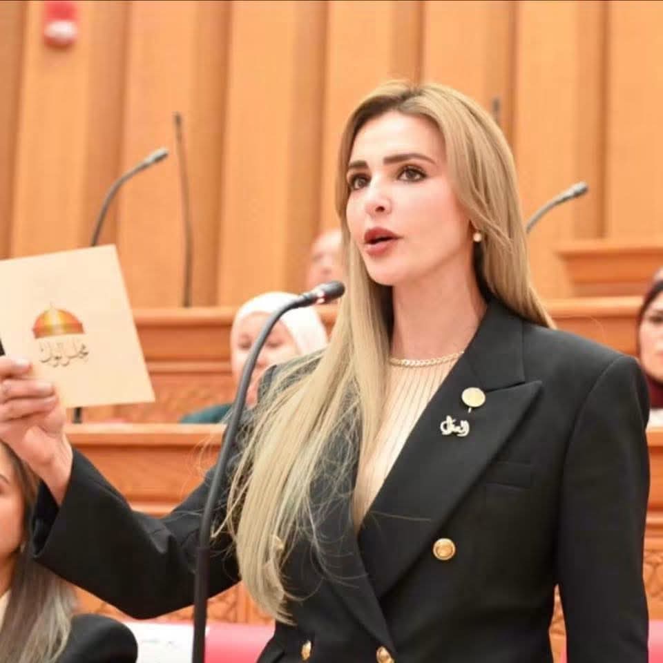 مروة حسين تفتح الملفات الشائكة لرأس غارب وتؤكد استعادة الحقوق وتوفير فرص العمل لأبناء البحر الأحمر
