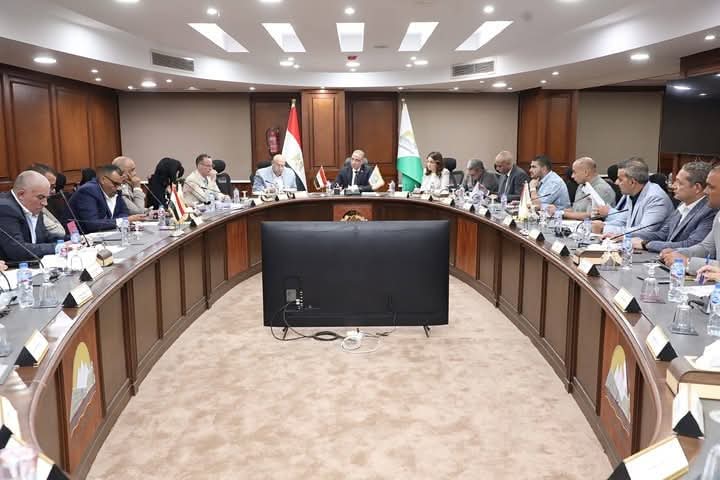 الانصارى يلتقي أعضاء مجلسي النواب والشيوخ عن إمبابة والمنيرة الغربية وكرداسة لبحث مطالب المواطنين 