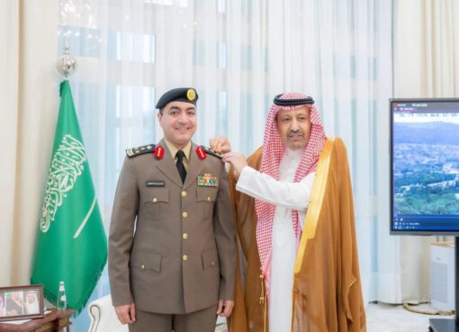 أمير الباحة يقلد مدير مرور المنطقة رتبته الجديدة