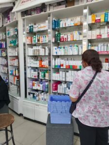 ضربة جديدة لمخالفات الدواء بالسويس.. المحافظ يوجه بحملات مستمرة ويحذر: أرواح الناس خط أحمر