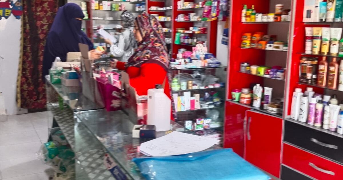 ضربة جديدة لمخالفات الدواء بالسويس.. المحافظ يوجه بحملات مستمرة ويحذر: أرواح الناس خط أحمر