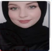 طموحاتها ان تحقق حلم والديها الذي تعتبرهما قدوة حسنة لها بعد