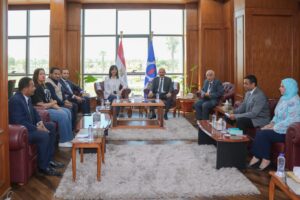 من السويس.. نبيلة مكرم وهاني رشاد يتفقان على دعم المبادرات الأهلية