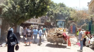 فض سوق جمال عبد الناصر بالمنيرة الغربية ونقل الباعة إلى سوق حضاري بسور السكة الحديد
الجيزة - سمير أحمد القط -