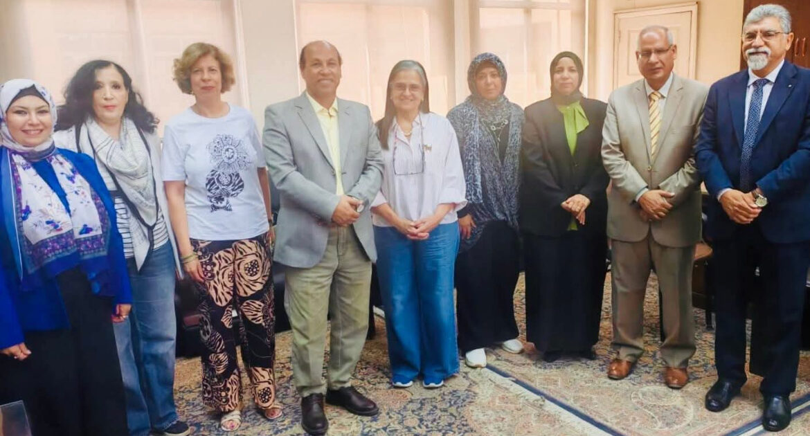 عنوان صحفي مختصر وقوي جامعة العاصمة تطلق حملة لتعقيم وتطعيم الكلاب داخل الحرم الجامعي ضمن «مصر خالية من السعار 2030» كتب محمد يوسف