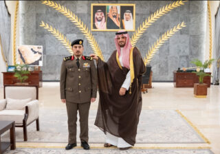 محافظ الطائف يقلد مدير شرطة المحافظة رتبته الجديدة