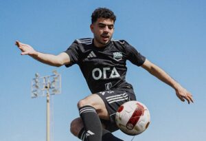 الأهلى يراقب طارق علاء