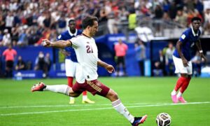 اللاروخا تتأهل لنهائى المونديال
