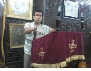 رسالة سلام من قلب القاهرة: علي عفيفي ونداء للإنسانية من الكاتدرائية
