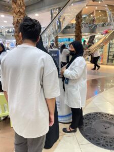 "مستشفى الملك عبدالعزيز يفعّل اليوم العالمي للبهاق في أحد المولات بجدة"