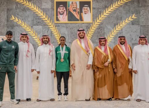 محافظ الطائف يكرّم اللاعبة مريم محجب لإنجازها في البطولة العربية لألعاب القوى
