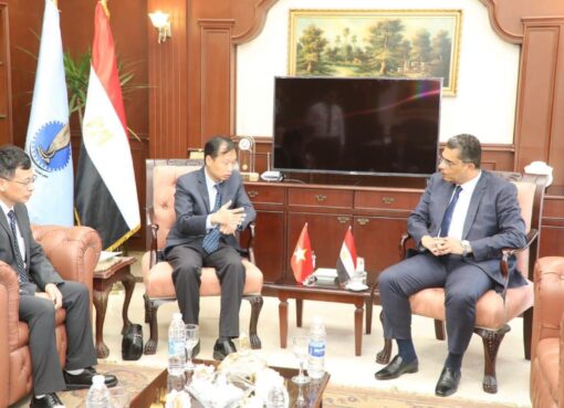 محافظ البحر الأحمر يستقبل السفير الفيتنامى لبحث سبل التعاون المشترك