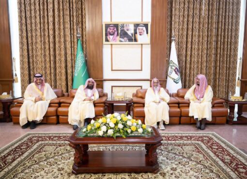 السديس يزور سماحة مفتي عام المملكة.. وسماحته يشيد بجهود الرئاسة في خدمة قاصدي الحرمين الشريفين