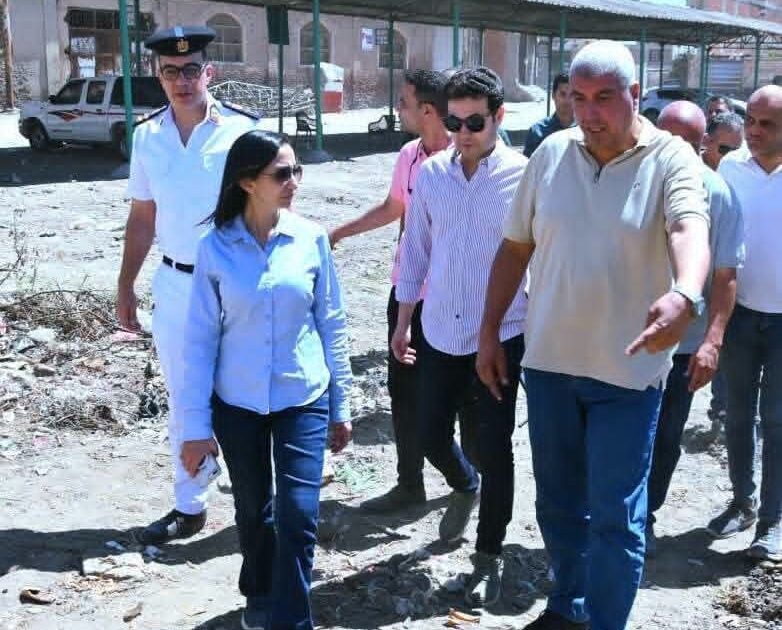 محافظ البحيرة تتفقد الأعمال الجارية بمجمع مواقف إيتاي البارود الجديد