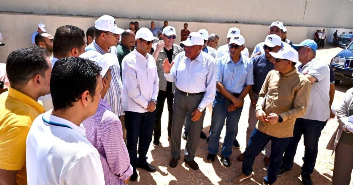 متابعة رئيس الهيئة العربية للتصنيع لآخر مستجدات تنفيذ مشروعات المبادرة الرئاسية"حياة كريمة ١"