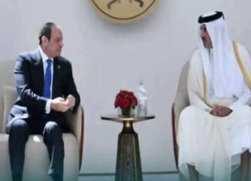 الرئيس السيسى خلال تقديمه واجب العزاء فى الشيخ حمد بن خليفة: مصر قيادة وشعبا تقف إلى جانب قطر فى هذا الظرف الأليم
