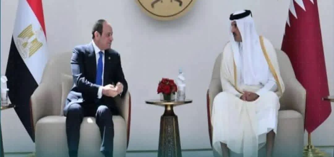 الرئيس السيسى خلال تقديمه واجب العزاء فى الشيخ حمد بن خليفة: مصر قيادة وشعبا تقف إلى جانب قطر فى هذا الظرف الأليم