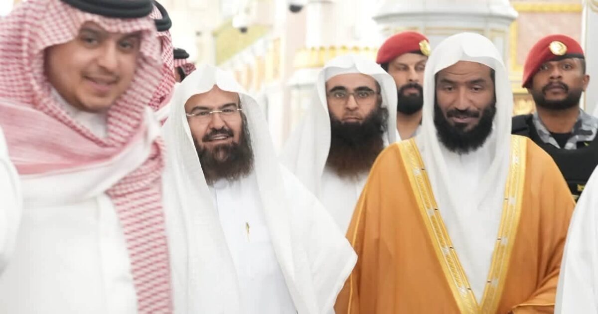 رئيس الشؤون الدينية يزور الروضة الشريفة ويؤكد أهمية الالتزام بآداب الزيارة