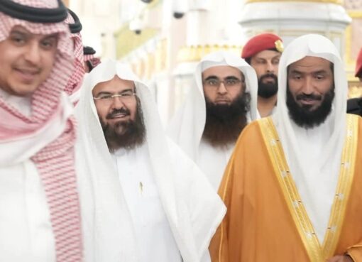 رئيس الشؤون الدينية يزور الروضة الشريفة ويؤكد أهمية الالتزام بآداب الزيارة