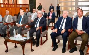 نائب رئيس مجلس الوزراء للشؤون الاقتصادية ومحافظ الغربية يتفقدان شركة مصر للغزل والنسيج بالمحلة الكبرى لمتابعة تطورات تنفيذ المشروع القومي لتطوير صناعة الغزل والنسيج