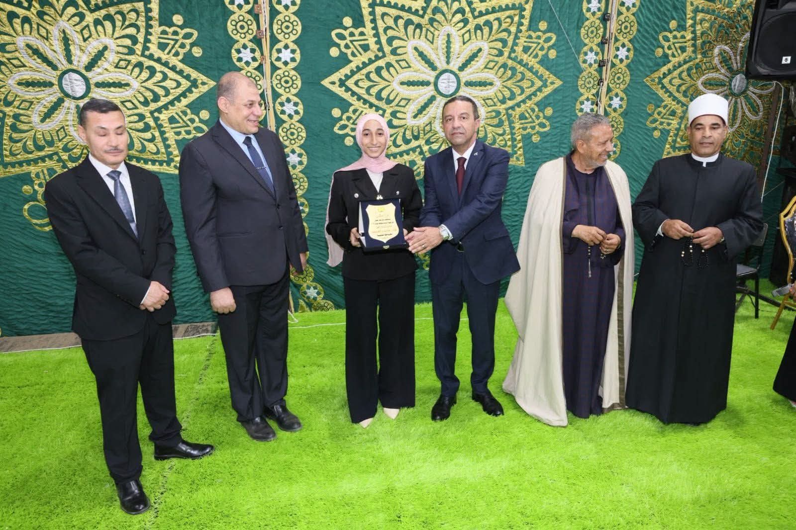 محافظ المنوفية يكرّم 229 من أوائل الإعدادية العامة والأزهرية.. رسالة وفاء للعلم وصُنّاع المستقبل