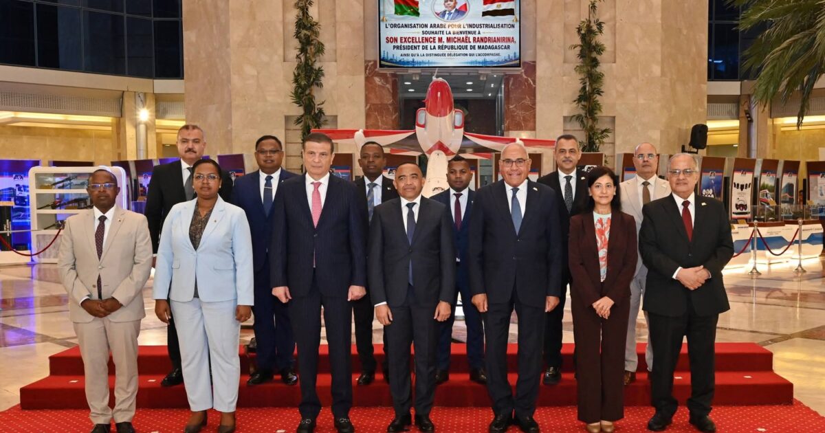 اللواء مختار عبد اللطيف رئيس الهيئة العربية للتصنيع يستقبل رئيس جمهورية مدغشقر بحضور وزير الزراعة