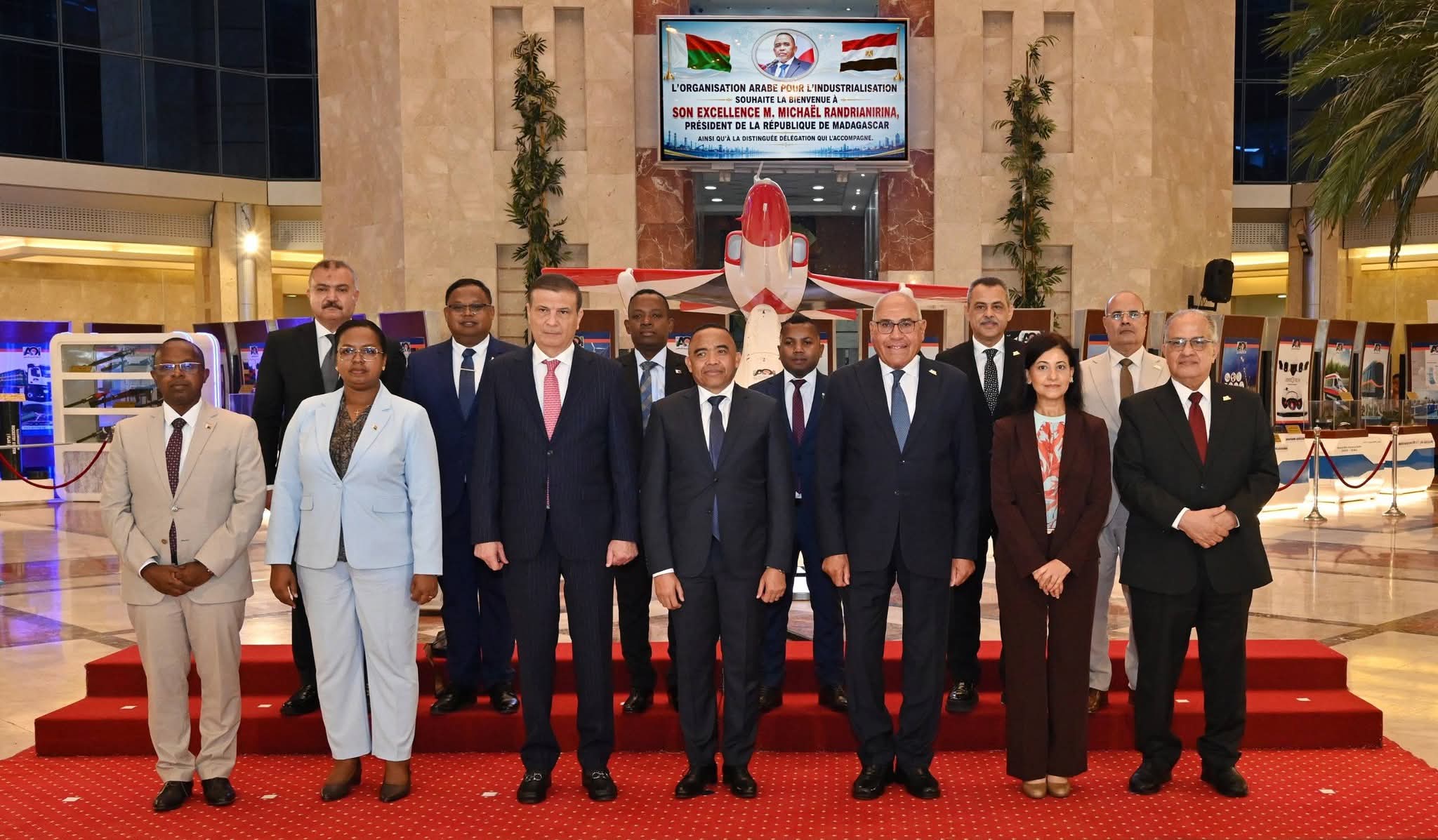 اللواء مختار عبد اللطيف رئيس الهيئة العربية للتصنيع يستقبل رئيس جمهورية مدغشقر بحضور وزير الزراعة