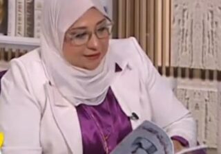 ما زلت في عباءته