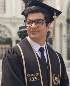 في الثانوية العامة.. المتفوق محمد تامر الدسوقي يواصل طريق التميز نحو كلية الطب