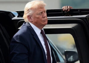 القوات الجوية الأمريكية تعتزم التحقيق مع ضابط دعا لعزل ترامب