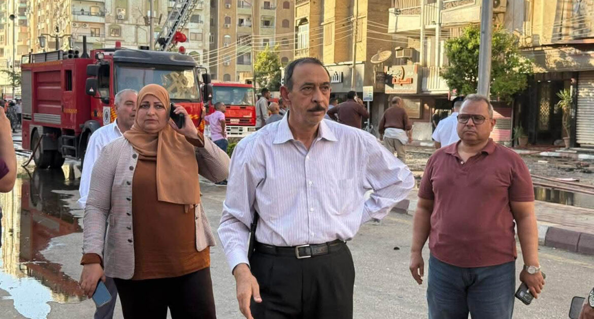 حريق برج معهد الاتصالات بسوهاج.. المحافظ يقود عمليات الإطفاء ميدانيا والدفع بـ8 سيارات إطفاء و6 إسعاف