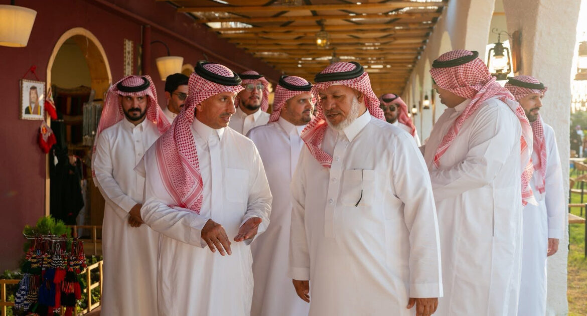 بعد قضاء إجازته العائلية بين "شورى" و"أدرينا" بالبحر الأحمر وزير السياحة يزور الطائف.. وجولات ميدانية تواكب برنامج الصيف