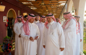بعد قضاء إجازته العائلية بين "شورى" و"أدرينا" بالبحر الأحمروزير السياحة يزور الطائف.. وجولات ميدانية تواكب برنامج الصيف