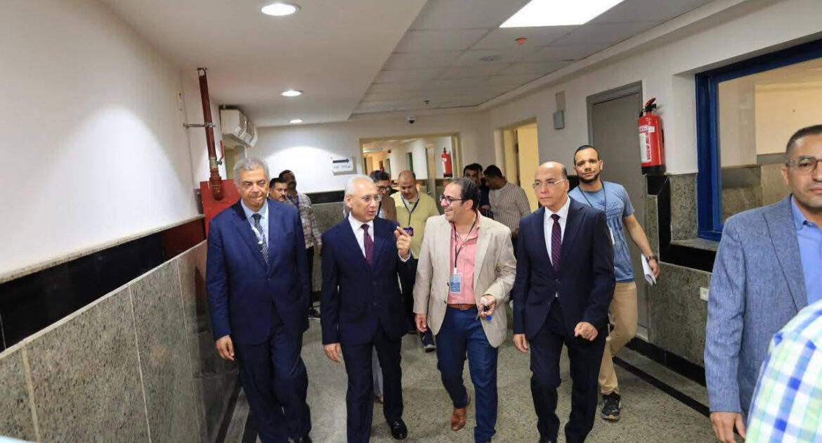رئيس جامعة المنيا يفتتح السكن الفندقي للأطباء بالمدينة الطبية بطاقة ٨٤ سرير