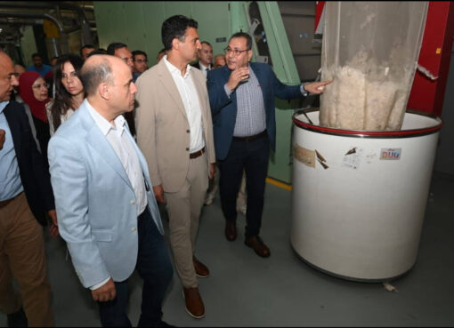 طوزير الصناعة يستهل جولته بمدينة المحلة الكبرى بتفقد مجمع مصانع شركة مصر للغزل والنسيج