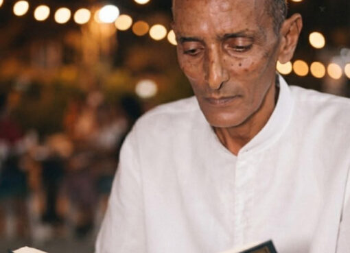 بقلم المعز غَنِـي لماذا سُمِّيت سورة البقرة بهذا الاسم؟ وما الرابط الذي يجمع موضوعاتها؟