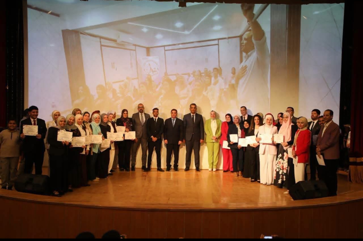 محافظ البحر الأحمر يشهد ختام الدورة الطليعية لتأهيل الكوادر الشبابية بالمحافظة