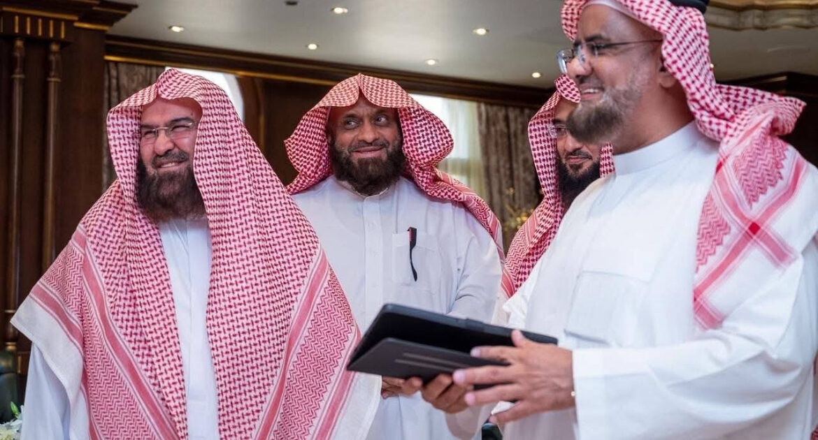 معالي رئيس الشؤون الدينية يدشّن الخطة التشغيلية لموسم العمرة والزيارة 1448هـ لتعزيز الخدمات الدينية بالمسجد النبوي