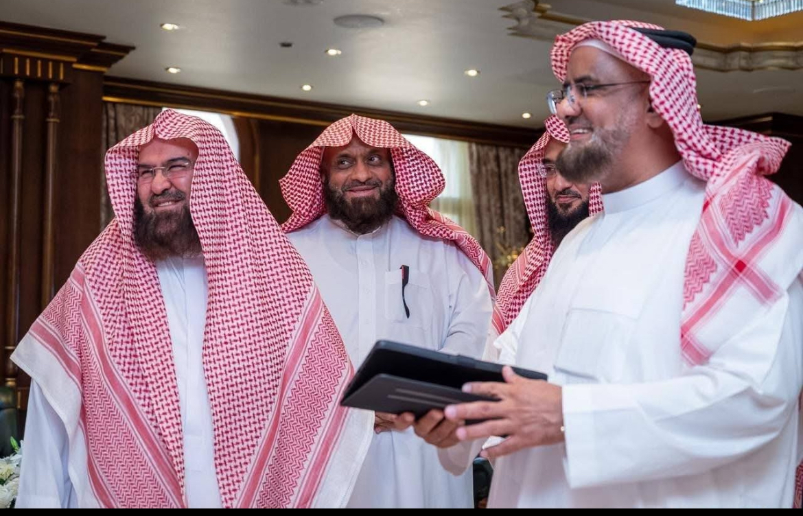 معالي رئيس الشؤون الدينية يدشّن الخطة التشغيلية لموسم العمرة والزيارة 1448هـ لتعزيز الخدمات الدينية بالمسجد النبوي