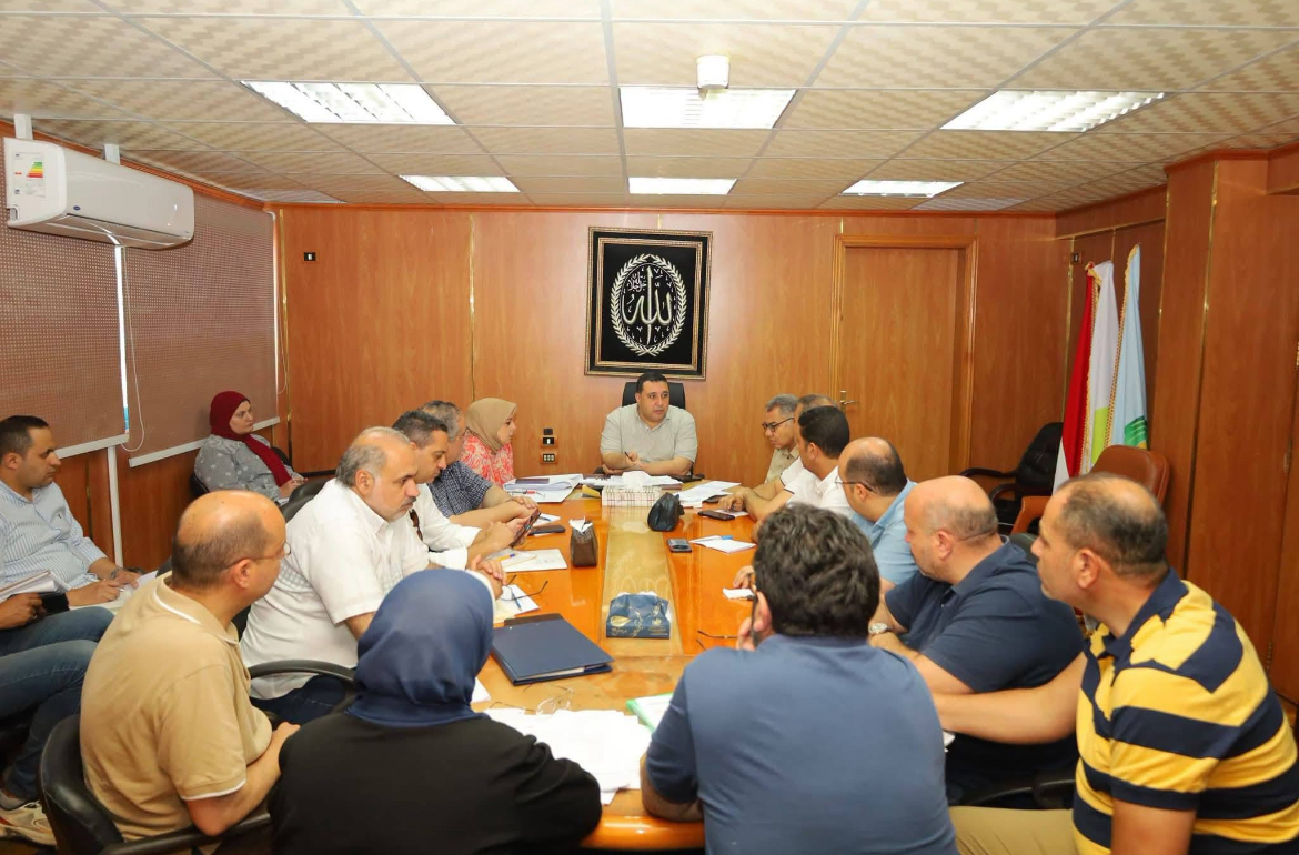 بتوجيهات محافظ البحيرة.. «التراس» يدفع بلجان فنية إلى إدكو لدراسة المناطق الساخنة ووضع حلول عاجلة ومستدامة لتحسين ضغوط مياه الشرب