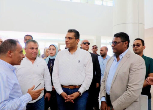 محافظ البحر الأحمر يتابع تنفيذ مستشفى رأس غارب المركزى ويوجه بسرعة إنجاز المشروعات الصحية بالمدينة