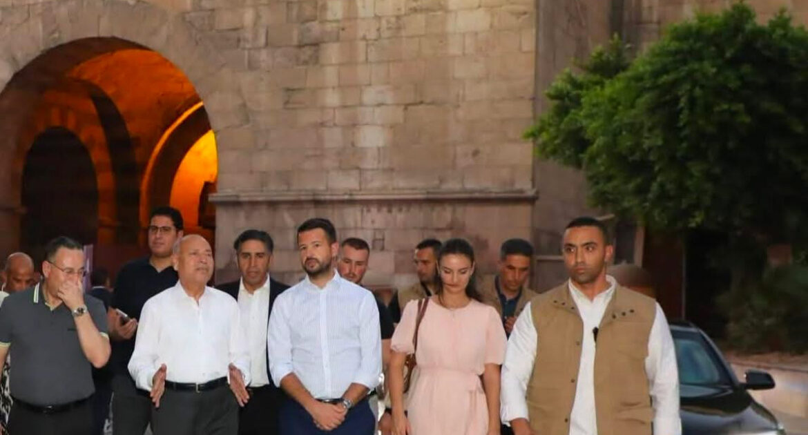 رئيس الجبل الأسود يزور القاهرة التاريخية.. ويشيد بجهود مصر في الحفاظ على تراثها الحضاري