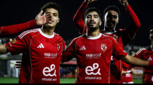 بعد الموافقه علي إعاره محمد عصام للقناه ..
عموته يؤجل إنتقال الشيخ وتاحا  للإتحادالسكندري