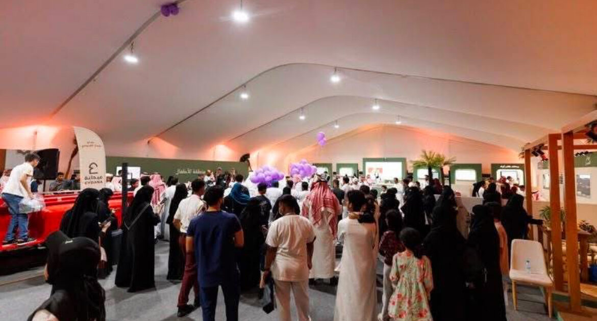 موسم تمور المدينة يستعرض ابتكارات تحويل منتجات النخيل إلى عطور طبيعية