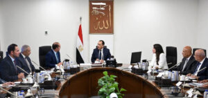 رئيس الوزراء يُتابع ملف تشغيل وصيانة محطات معالجة الصرف الصحى