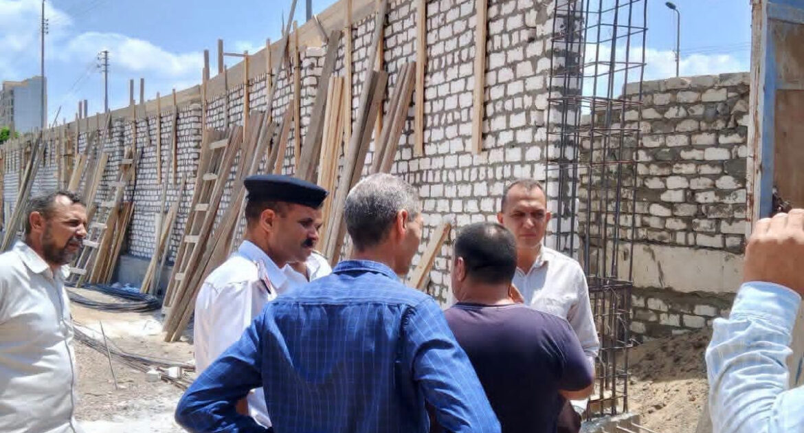 بهـنسي يقود حملة مكبرة لإزالة التعديات خارج الحيز العمراني بعزب شبرا