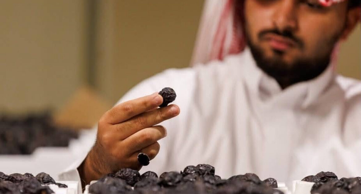 موسم تمور المدينة المنورة يقدم تجربة تجمع الضيافة والتراث ومنتجات التمور