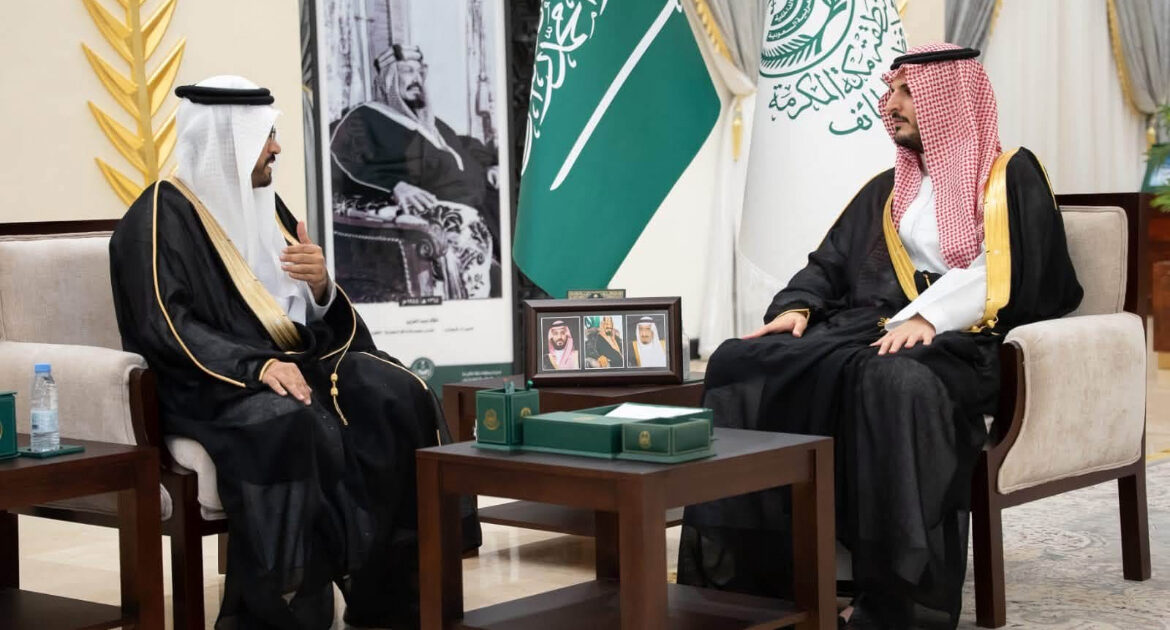 الأمير فواز بن سلطان يطلع على مشاريع هيئة التراث بالطائف
