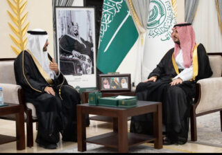 الأمير فواز بن سلطان يطلع على مشاريع هيئة التراث بالطائف